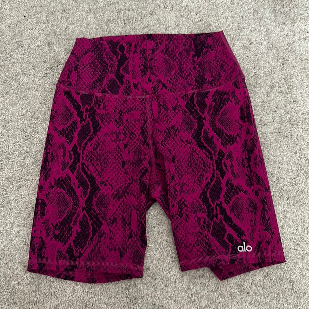 Alo yoga bike shorts